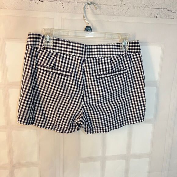 J. Crew Blue White Check Gingham Stretch Flat Front Mid-Rise Chino Shorts Size 6 - Picture 3 of 6
